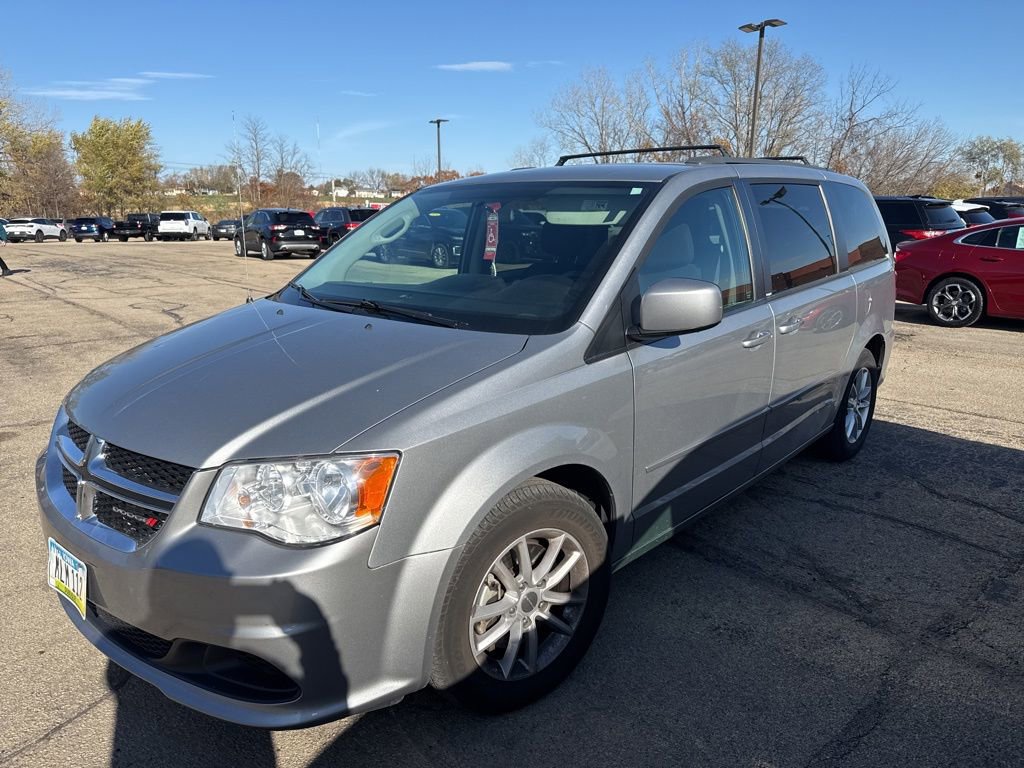 2014 Dodge Grand Caravan SXT photo 2