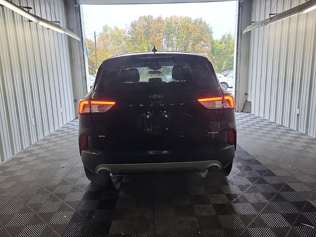2022 Ford Escape Hybrid SE photo 4