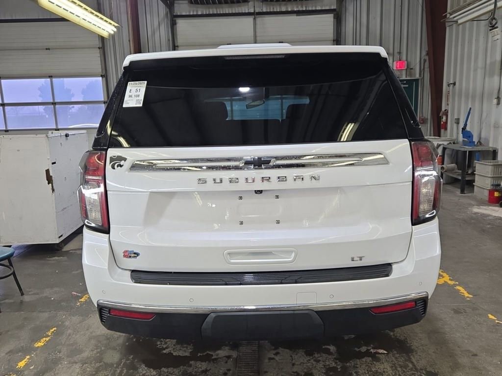 2021 Chevrolet Suburban LT photo 3