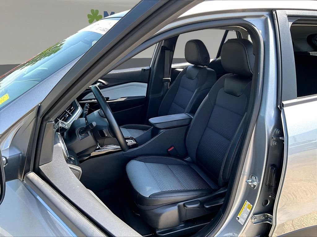 2025 Chevrolet Trax LT - Photo 23