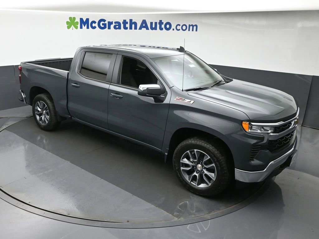 2026 Chevrolet Silverado 1500 LT photo 2