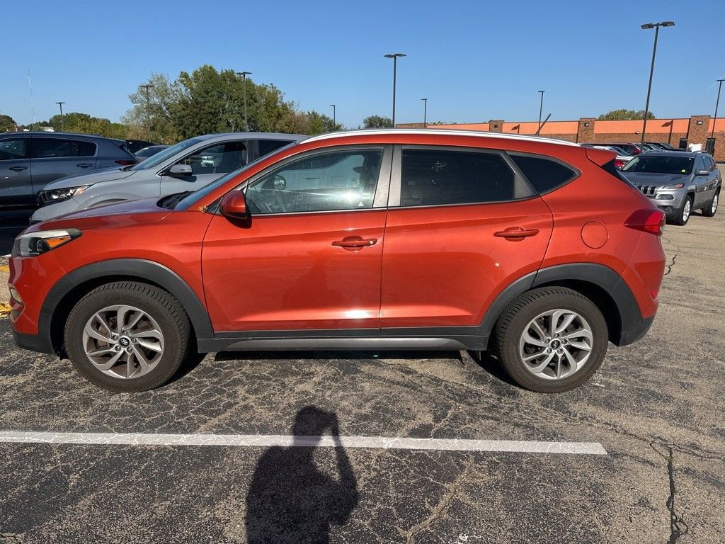 2016 Hyundai Tucson SE photo 2