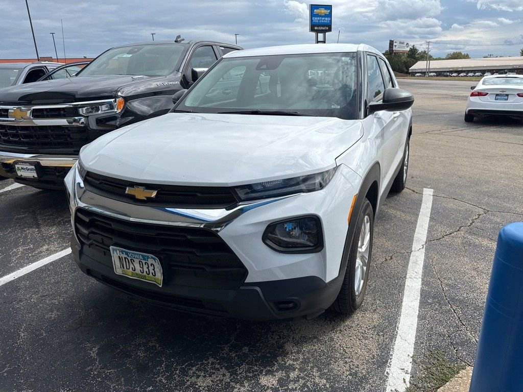 2022 Chevrolet Trailblazer LS photo 2