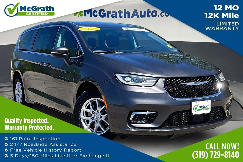 2023 Chrysler Pacifica Touring L's photo