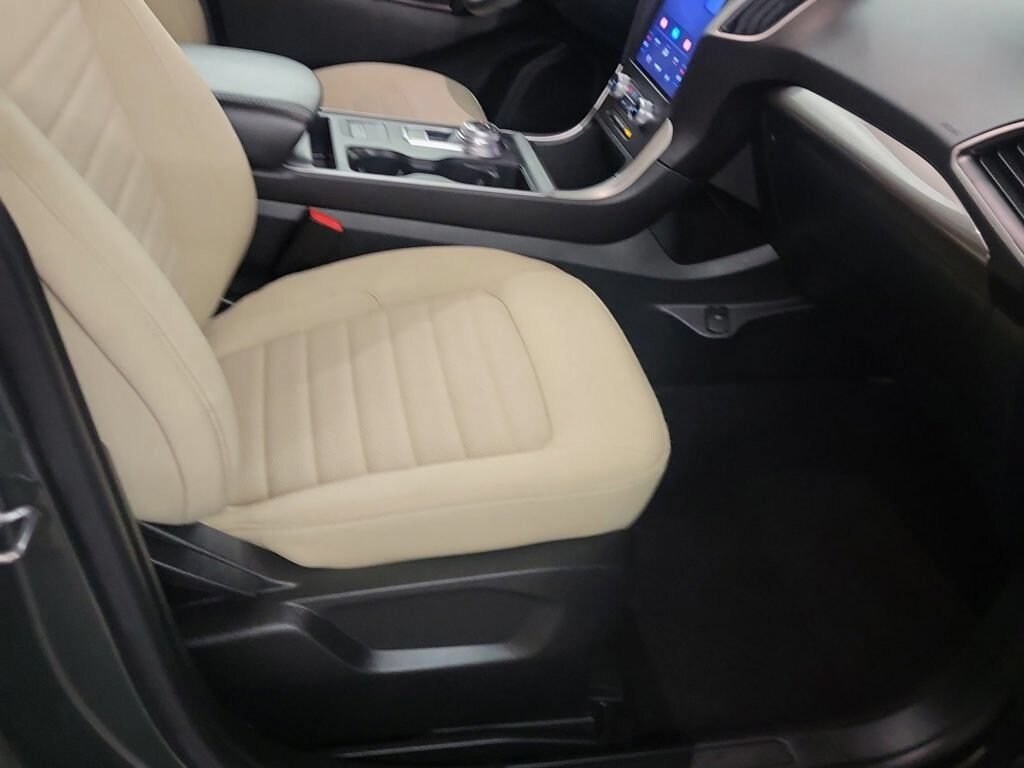 Used 2024 Ford Edge SE SUV