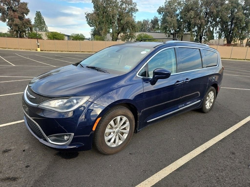 Used 2019 Chrysler Pacifica Touring L Van Passenger Van