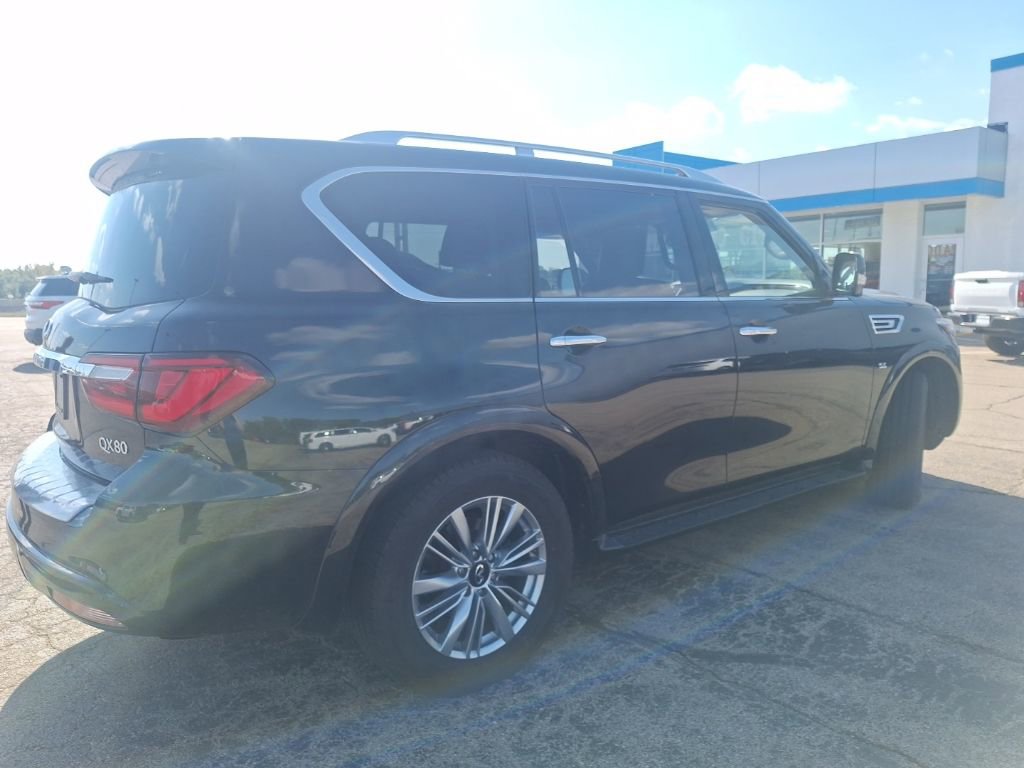 2019 Infiniti QX80 Luxe photo 2