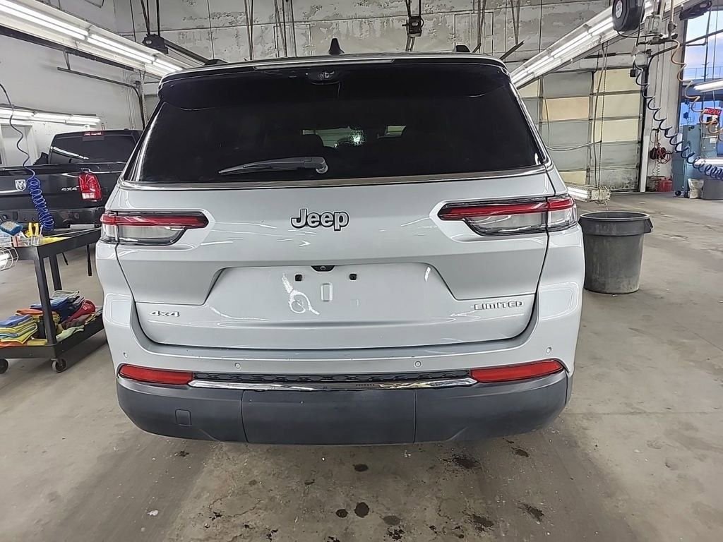 2024 Jeep Grand Cherokee Limited photo 2