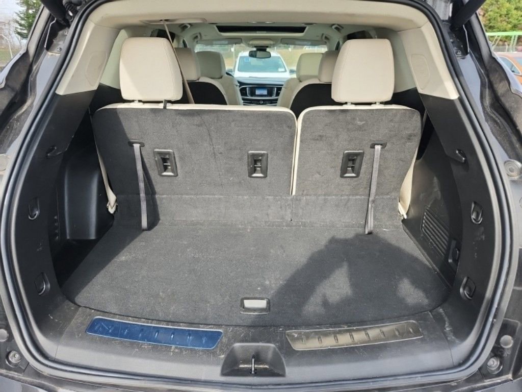 2022 Buick Enclave Essence photo 2