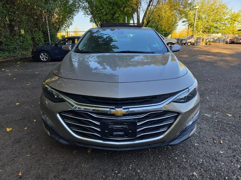 2024 Chevrolet Malibu 1LT photo 2