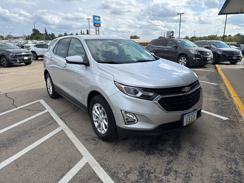 2020 Chevrolet Equinox LT photo 2