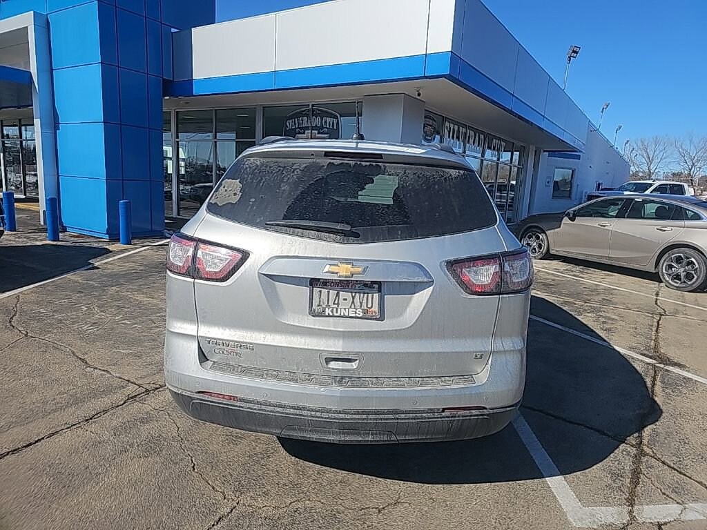 Used 2017 Chevrolet Traverse LT SUV