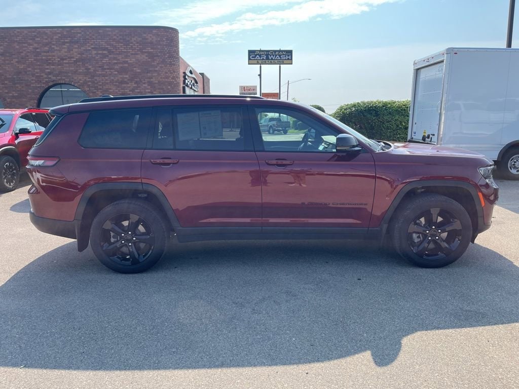 Used 2024 Jeep Grand Cherokee L Limited with VIN 1C4RJKBG7R8558534 for sale in Dubuque, IA