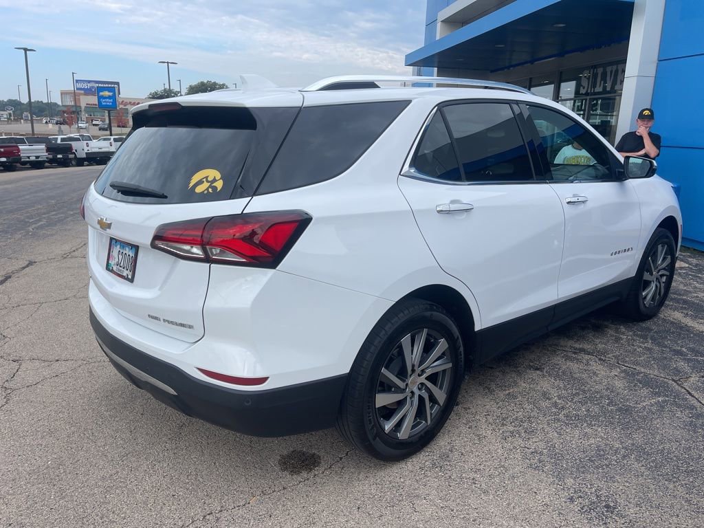 2024 Chevrolet Equinox Premier photo 2