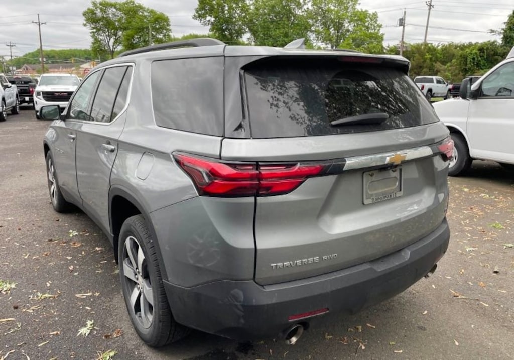 Used 2023 Chevrolet Traverse LT Leather SUV