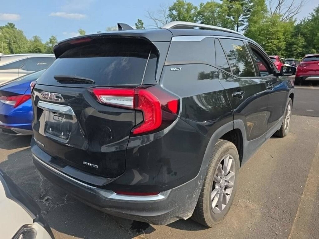 Used 2024 GMC Terrain SLT SUV