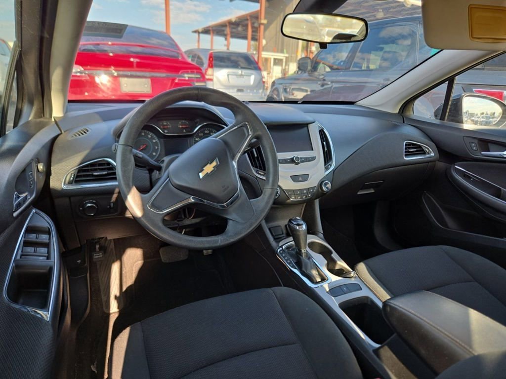 2016 Chevrolet Cruze LS photo 4