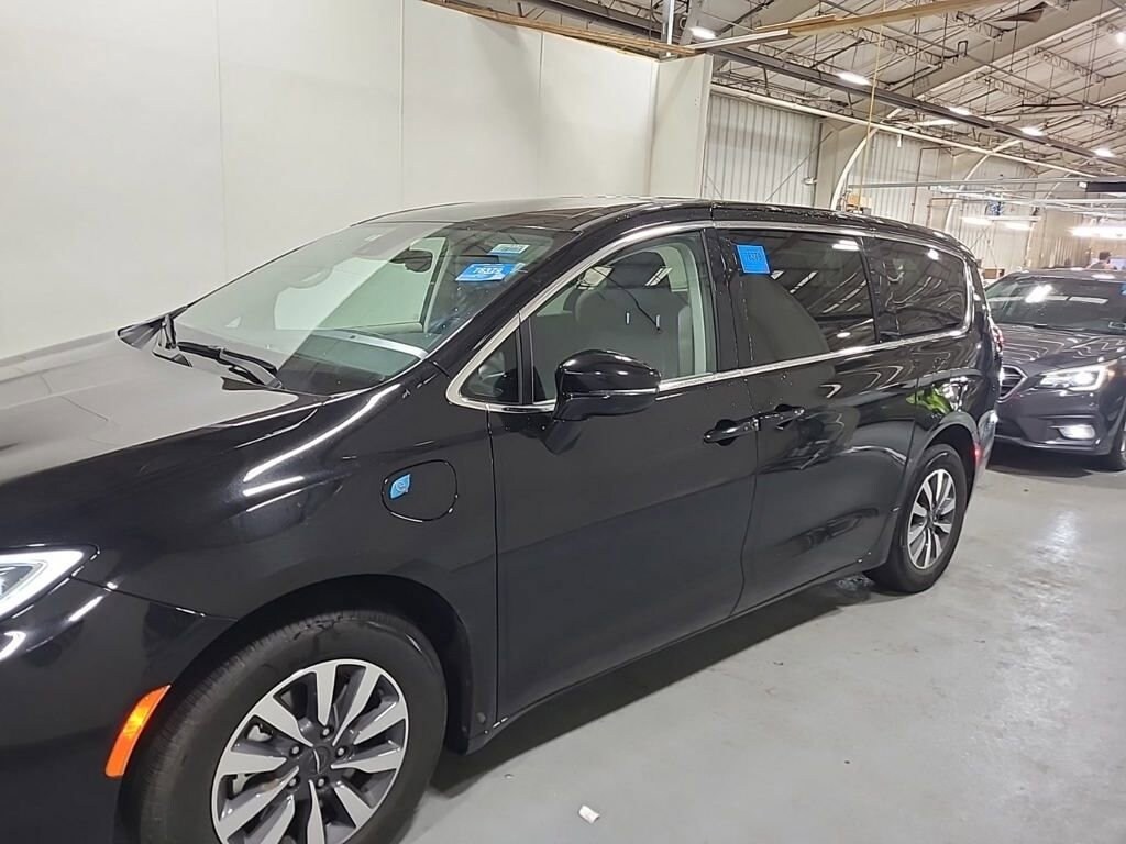 Used 2024 Chrysler Pacifica Hybrid Select Van Passenger Van