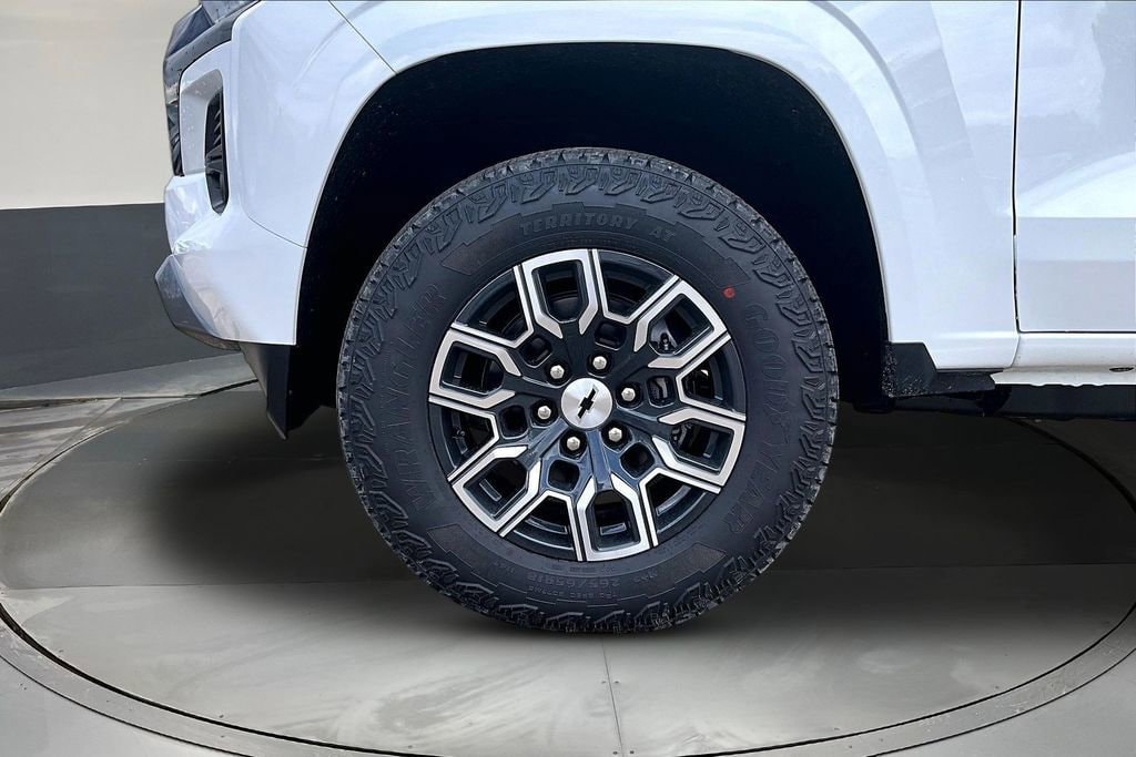 2026 Chevrolet Colorado Z71 - Photo 15
