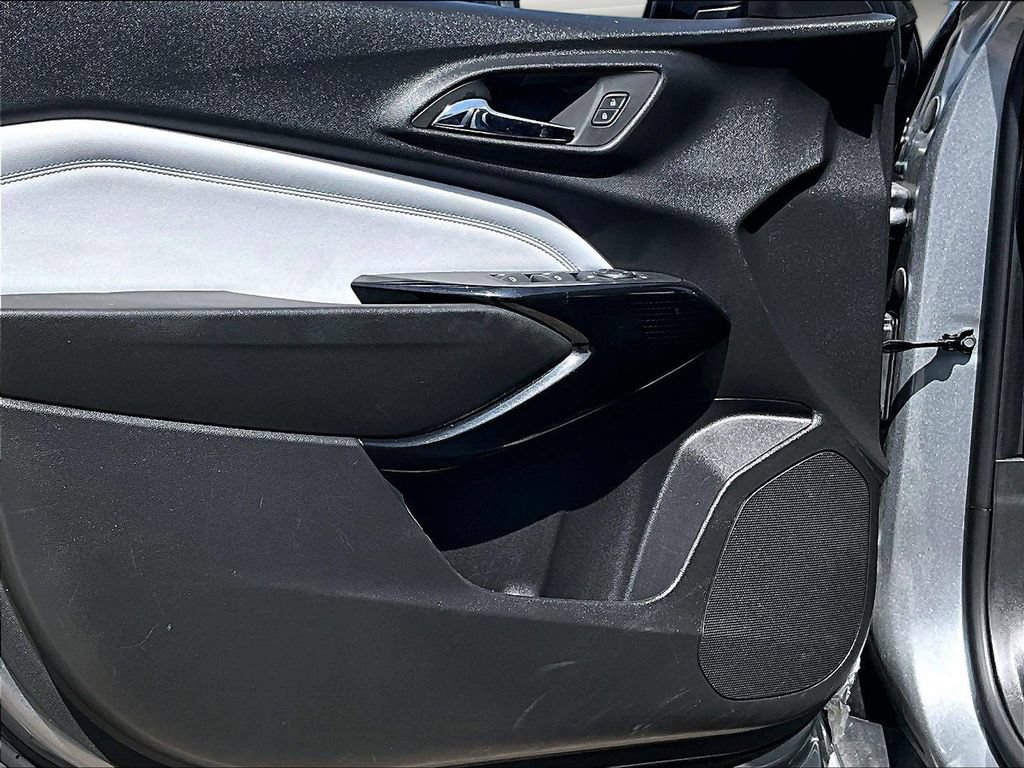 2025 Chevrolet Trax LT - Photo 22