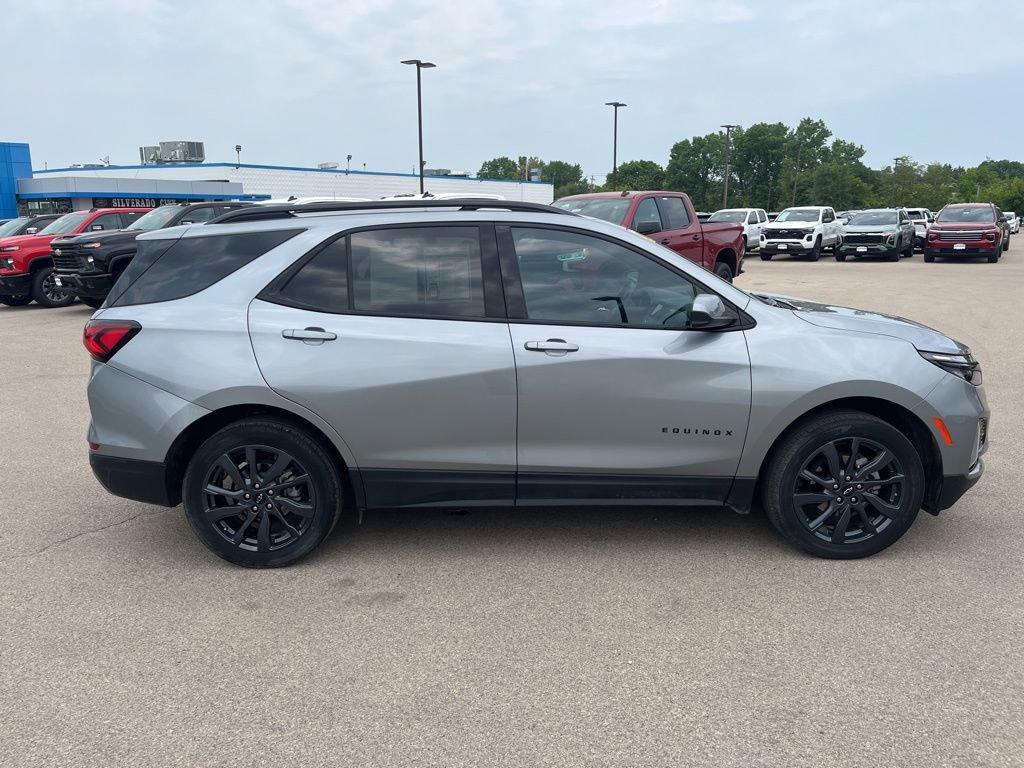 Used 2024 Chevrolet Equinox RS with VIN 3GNAXWEG7RS157658 for sale in Dubuque, IA