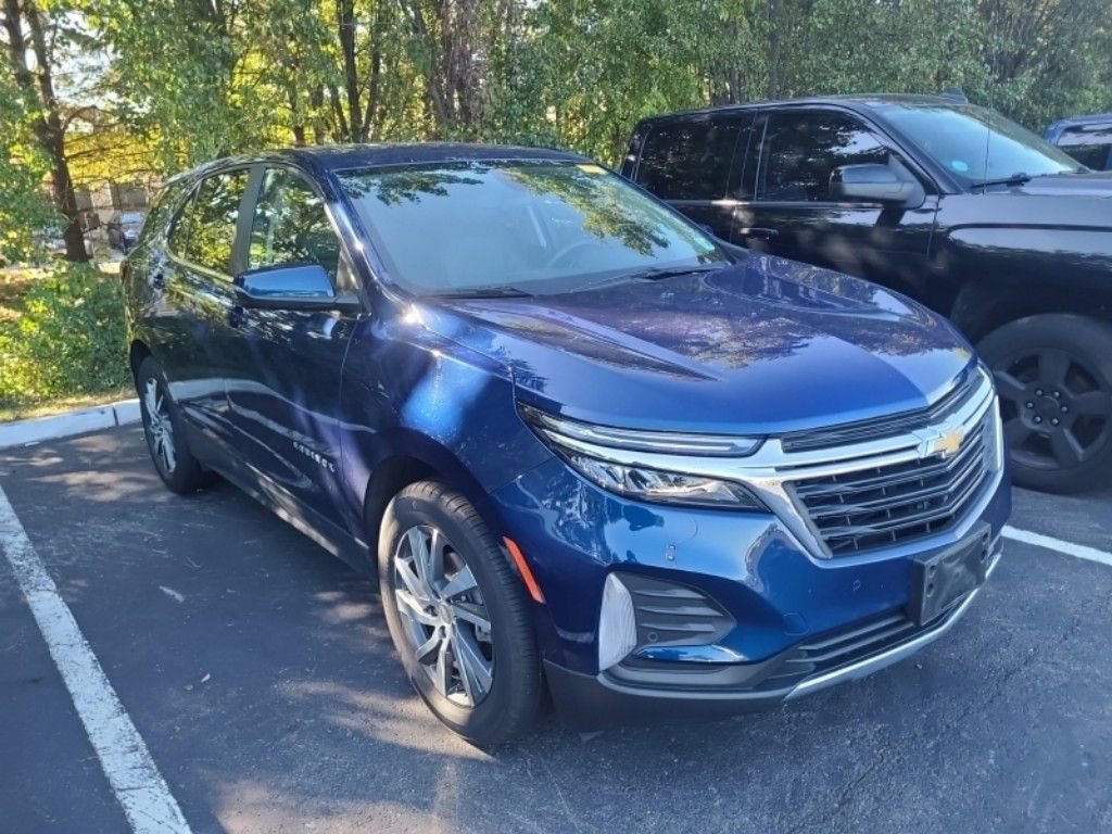 2022 Chevrolet Equinox LT photo 3