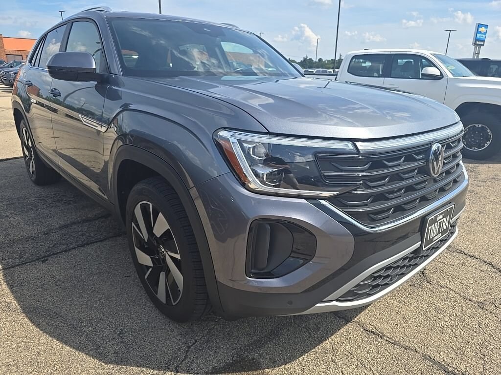 Used 2025 Volkswagen Atlas Cross Sport 2.0T SE w/Technology SUV