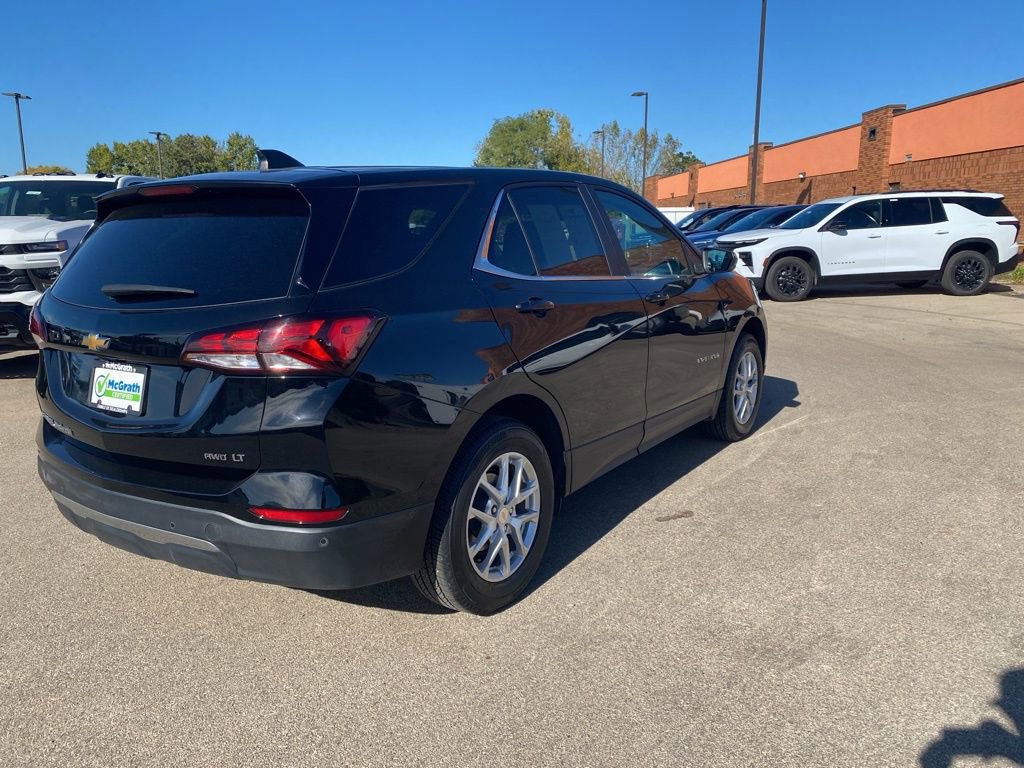 2024 Chevrolet Equinox LT photo 2