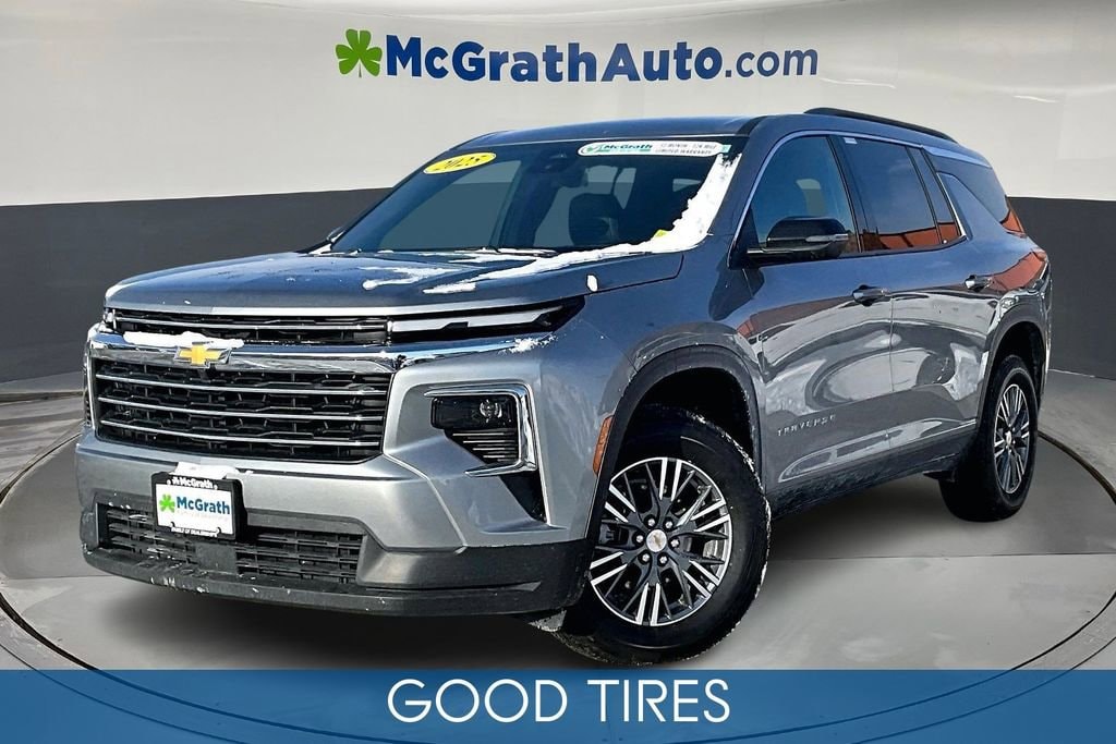 Used 2025 Chevrolet Traverse LT SUV