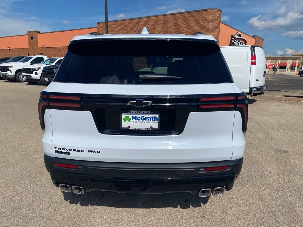 2026 Chevrolet Traverse photo 4