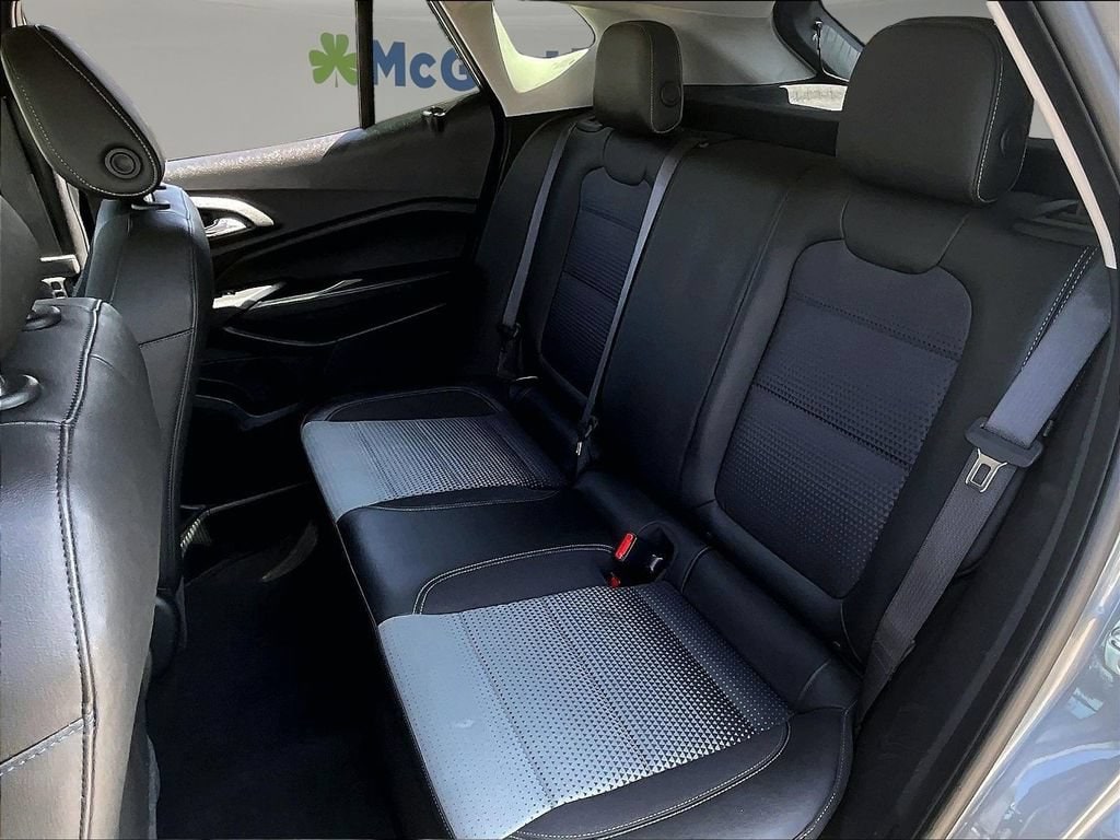 2025 Chevrolet Trax LT - Photo 24