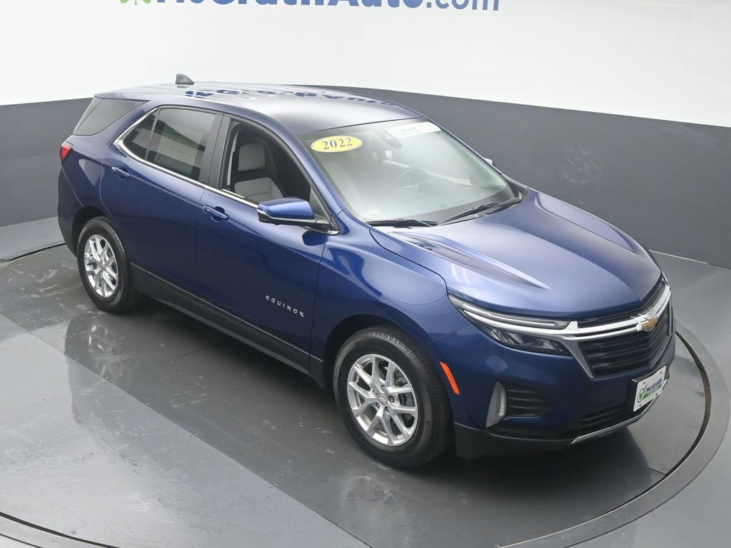 2022 Chevrolet Equinox LT photo 2