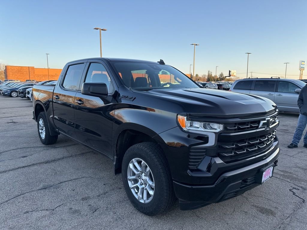 2023 Chevrolet Silverado 1500 RST photo 2