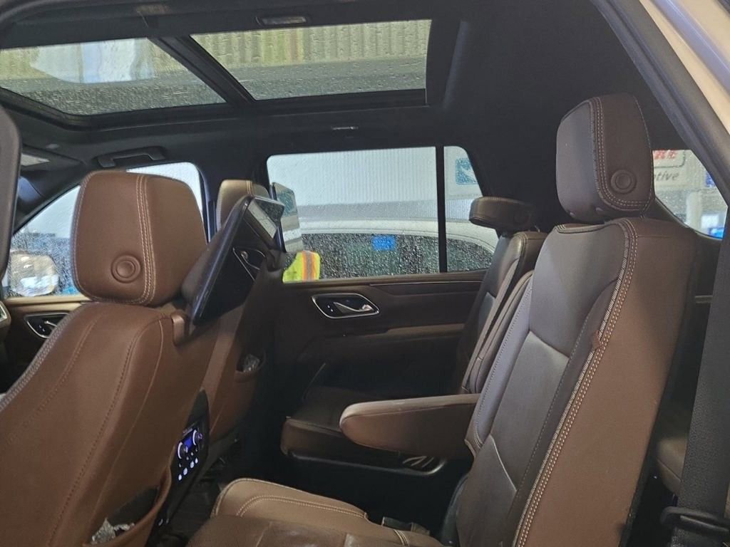 2021 Chevrolet Tahoe High Country photo 2