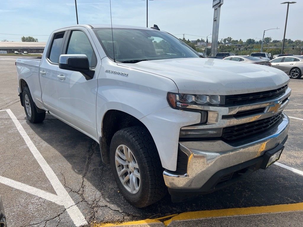 2019 Chevrolet Silverado 1500 LT photo 2