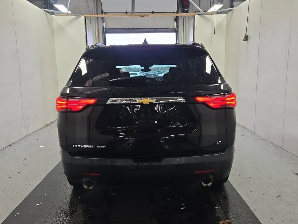 2023 Chevrolet Traverse Leather photo 2