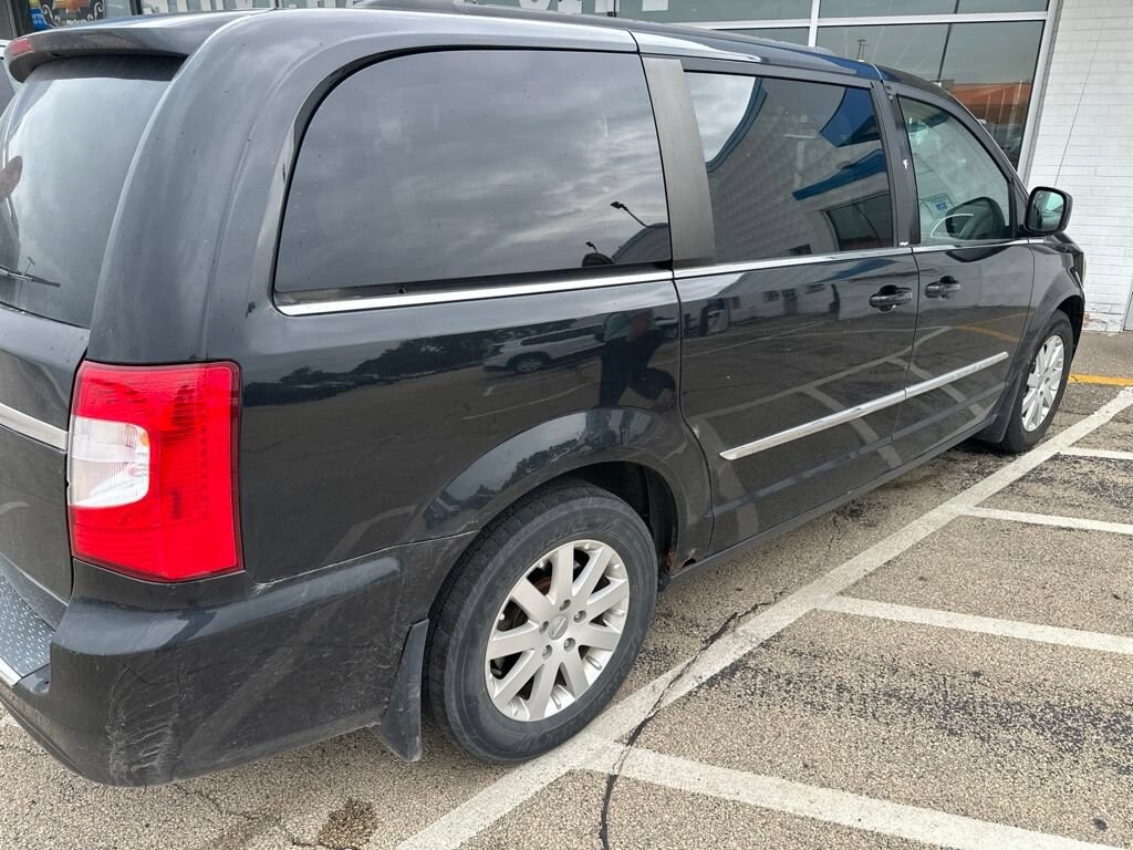 Used 2014 Chrysler Town & Country Touring Van