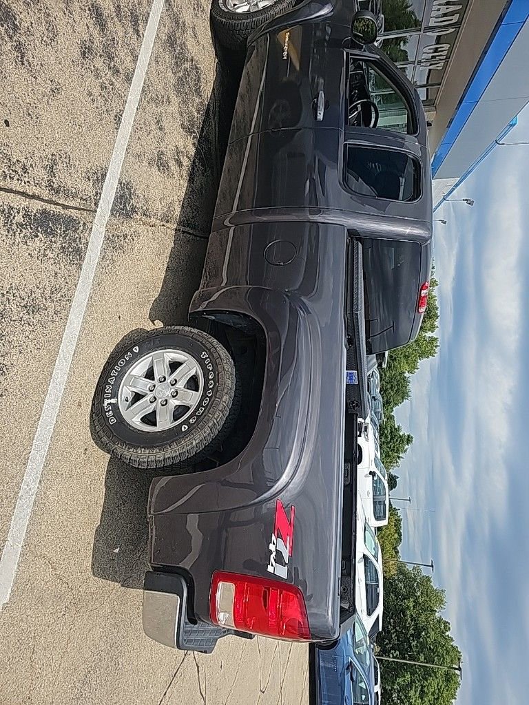 2011 Gmc Sierra 1500 SLE photo 4