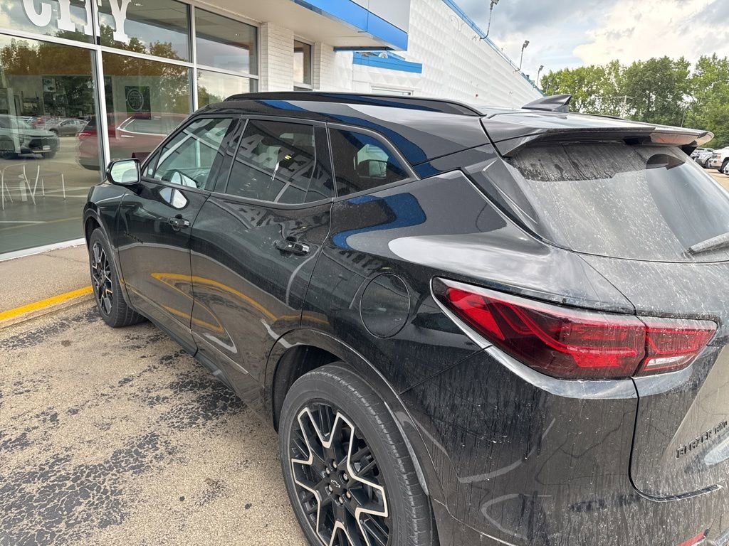2023 Chevrolet Blazer RS photo 3