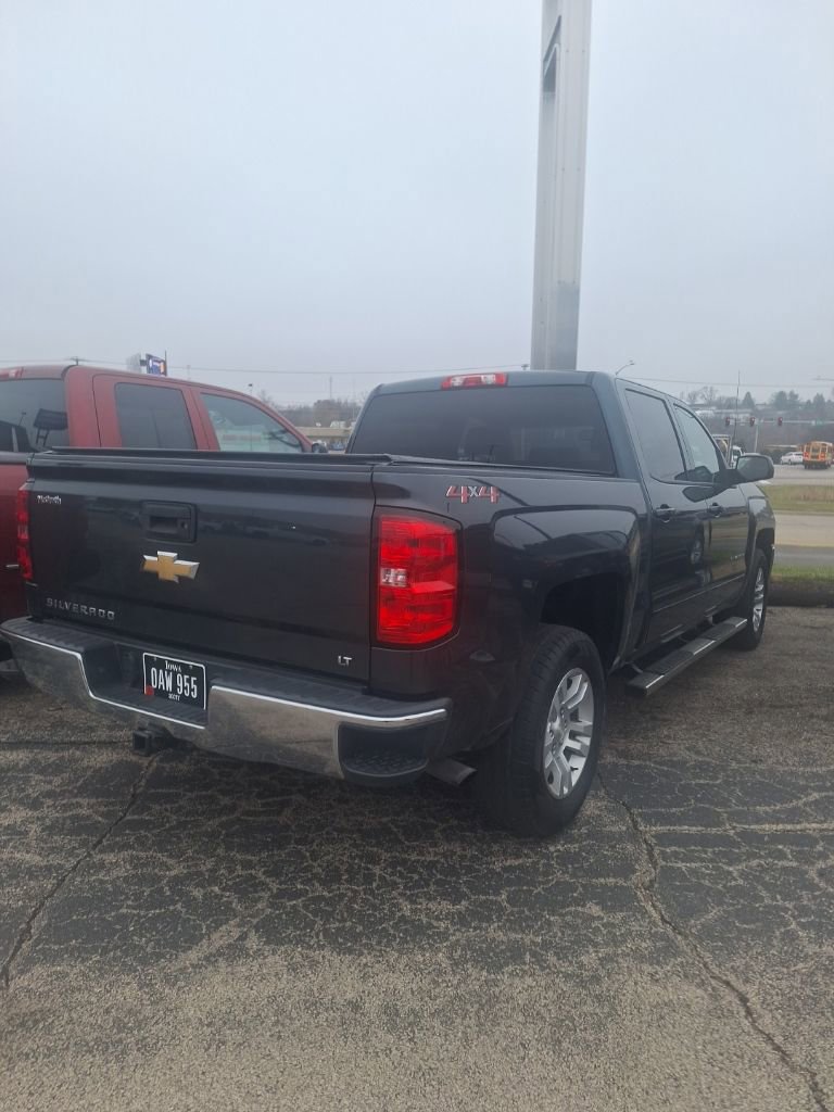 2018 Chevrolet Silverado 1500 LT photo 3