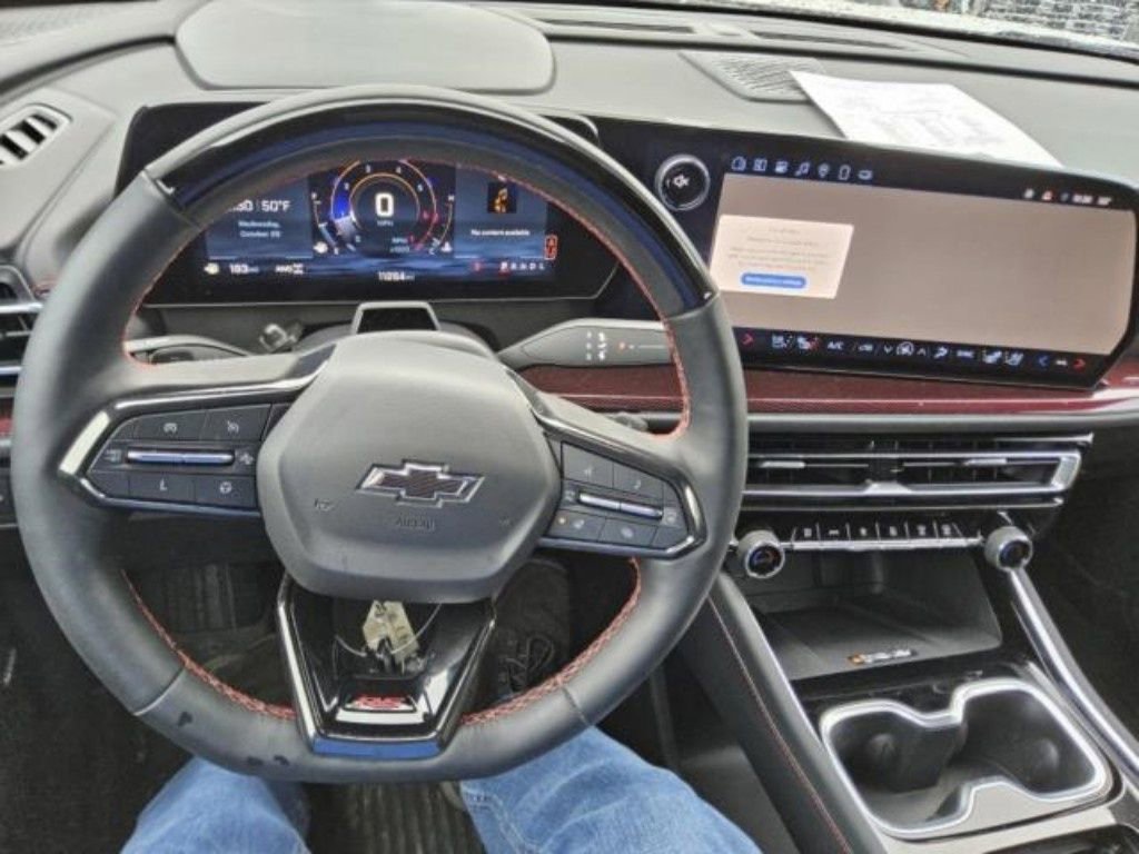 2024 Chevrolet Traverse RS photo 2