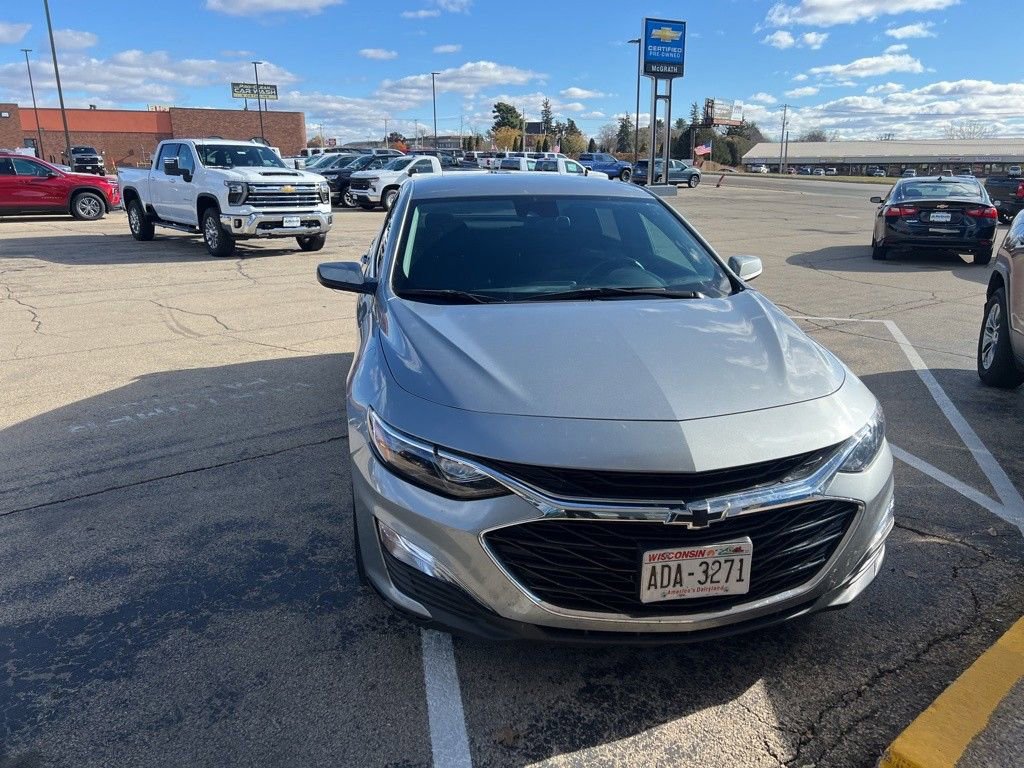 2023 Chevrolet Malibu RS photo 2