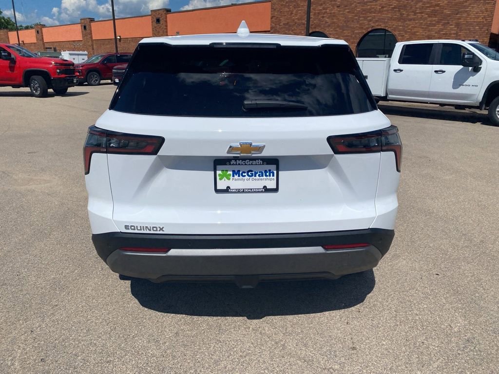 2026 Chevrolet Equinox LT photo 4
