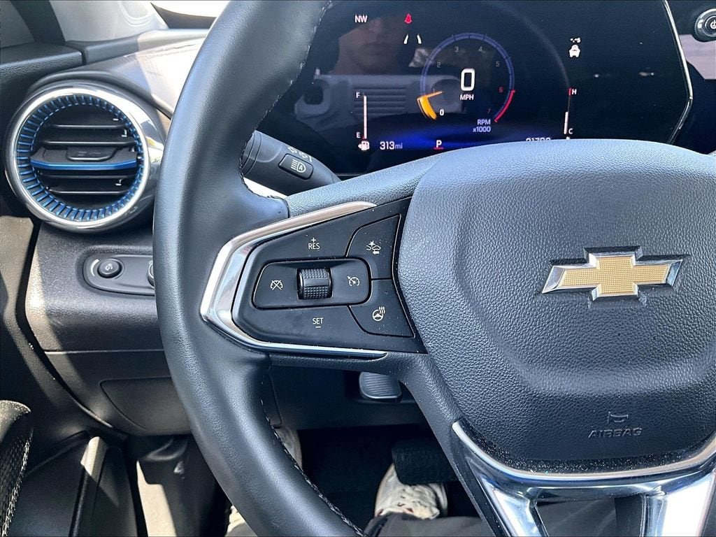 2025 Chevrolet Trax LT - Photo 12