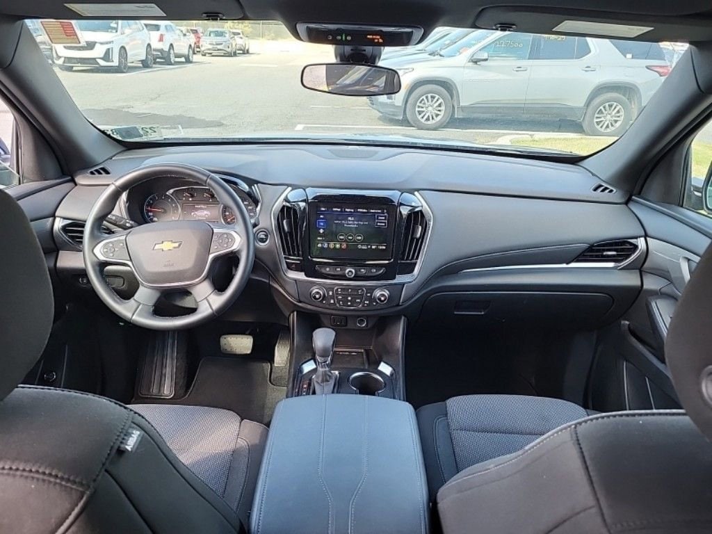 Used 2023 Chevrolet Traverse LT Cloth SUV