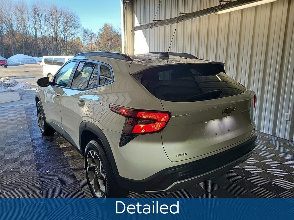 Used 2024 Chevrolet Trax LT SUV