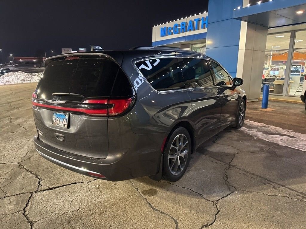 Used 2022 Chrysler Pacifica Touring L Van Passenger Van
