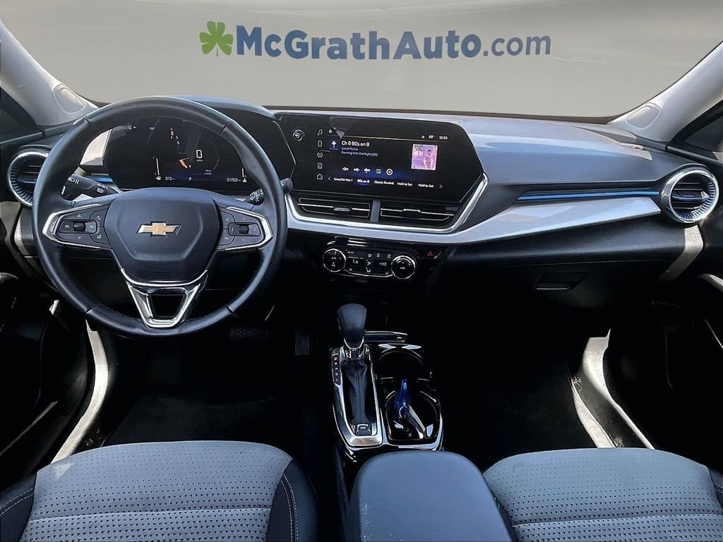 2025 Chevrolet Trax LT - Photo 9