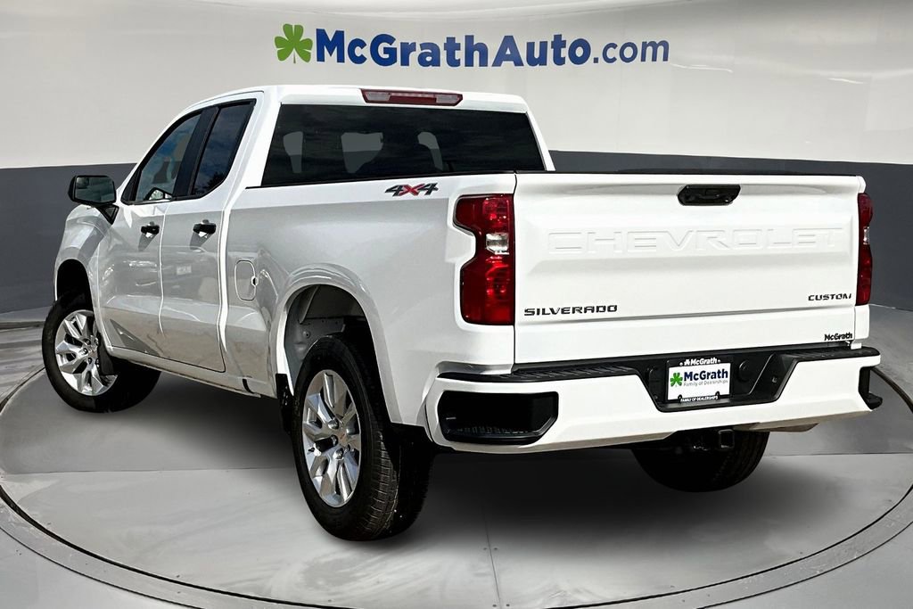 2026 Chevrolet Silverado 1500 Custom photo 2