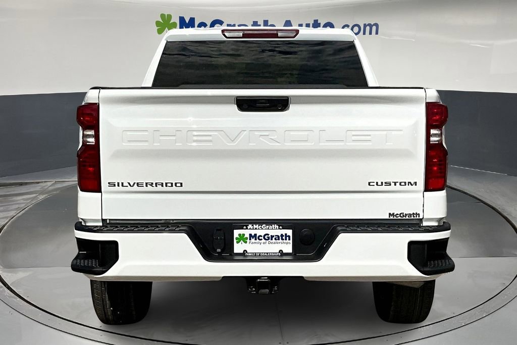 2026 Chevrolet Silverado 1500 Custom photo 3